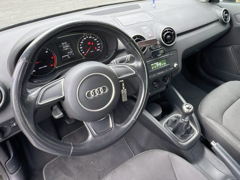 AUDI A1 1.4 TDI 90 Ambiente - CT VIERGE - DISTRIBUTION FAITE 